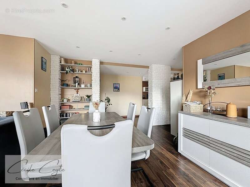 Appartement à SAINT-MARTIN-D'HERES