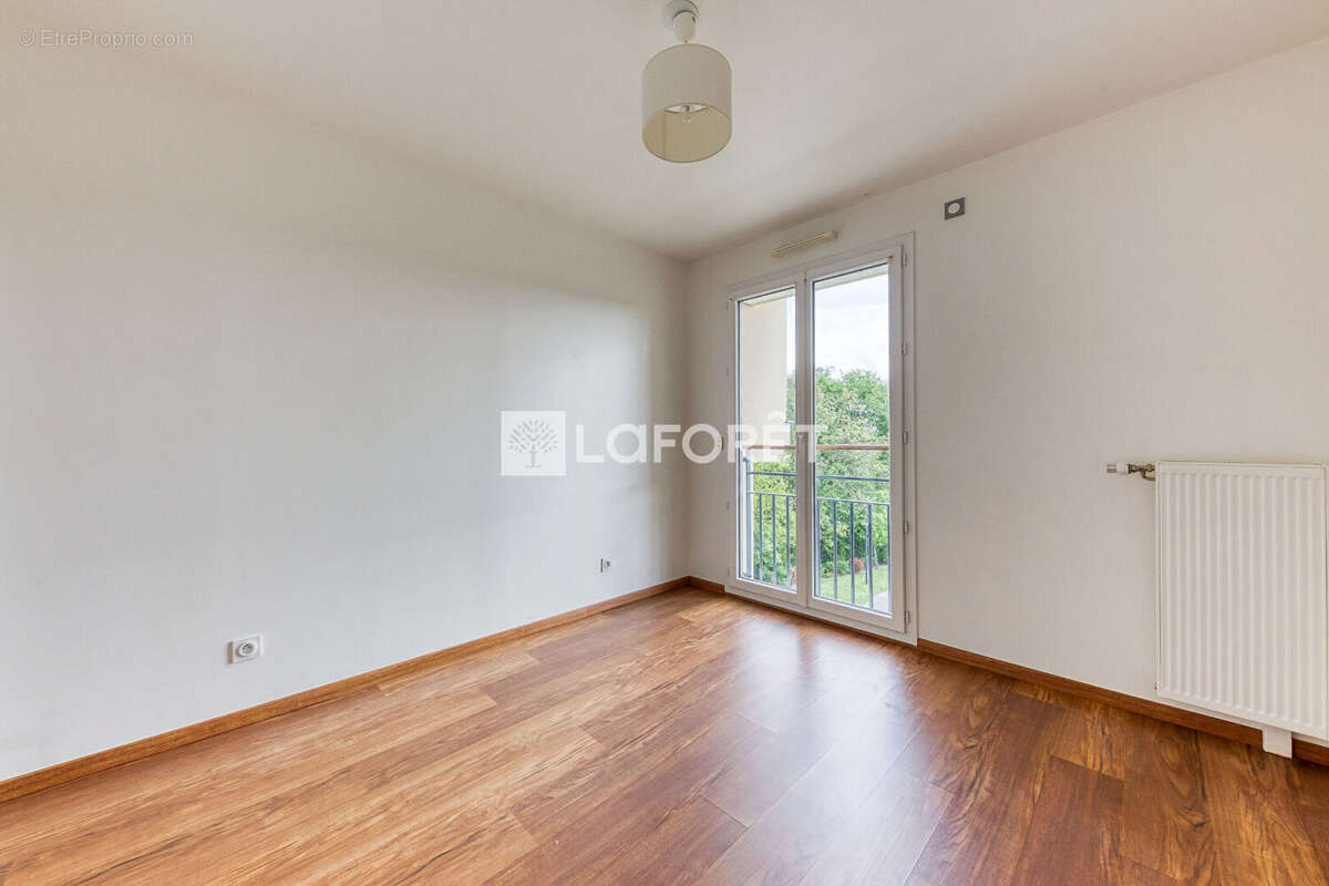 Appartement à EMERAINVILLE
