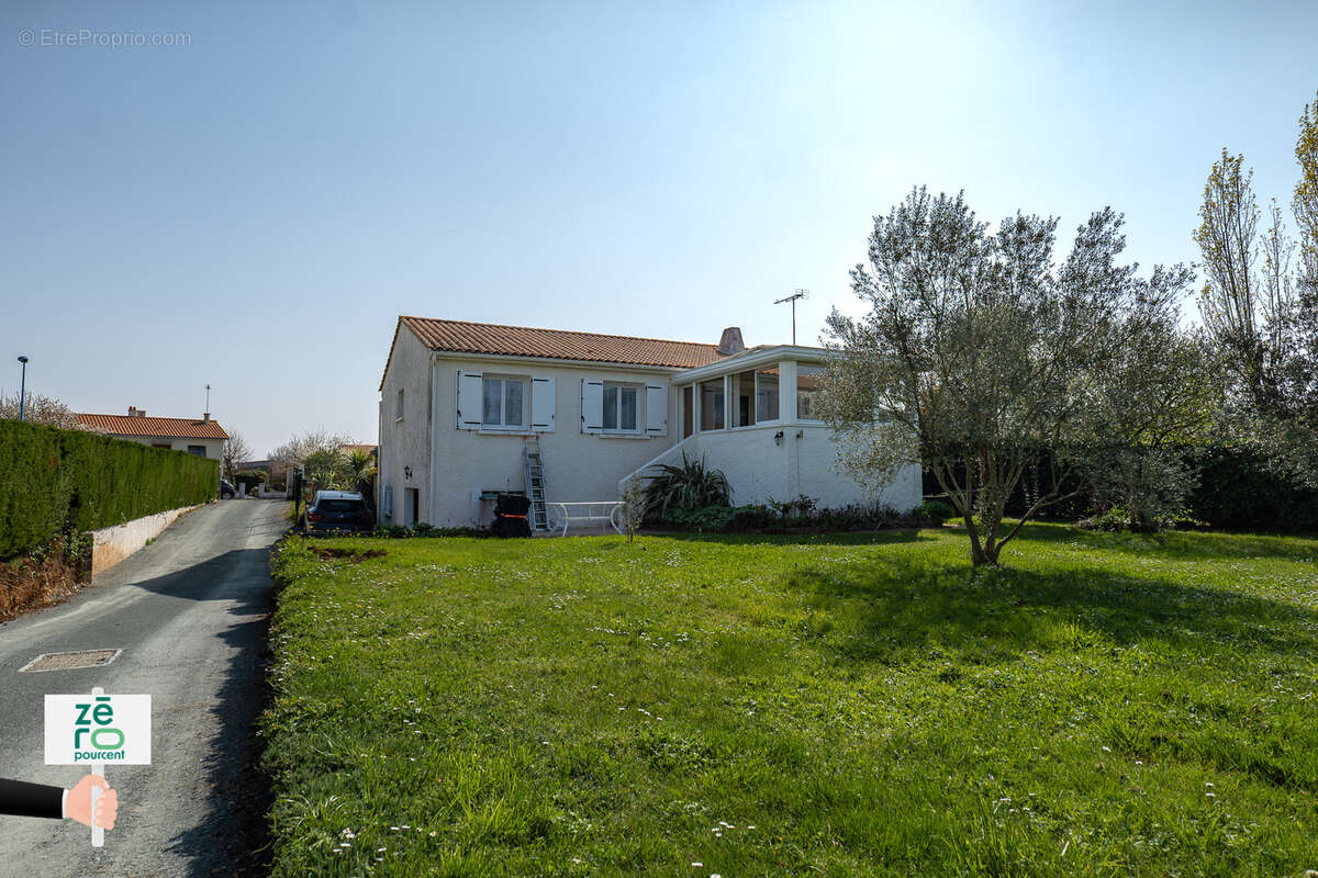Maison à LES MAGNILS-REIGNIERS