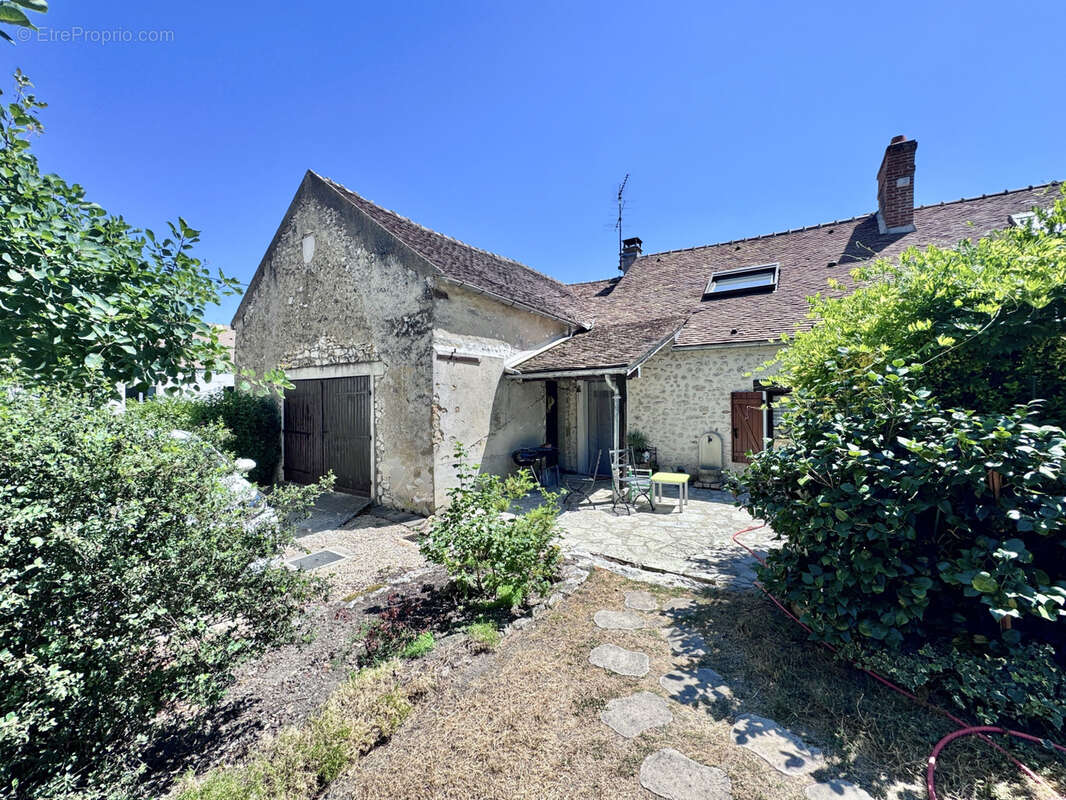 Maison 142 m² à Valence-En-Brie  - photo 4