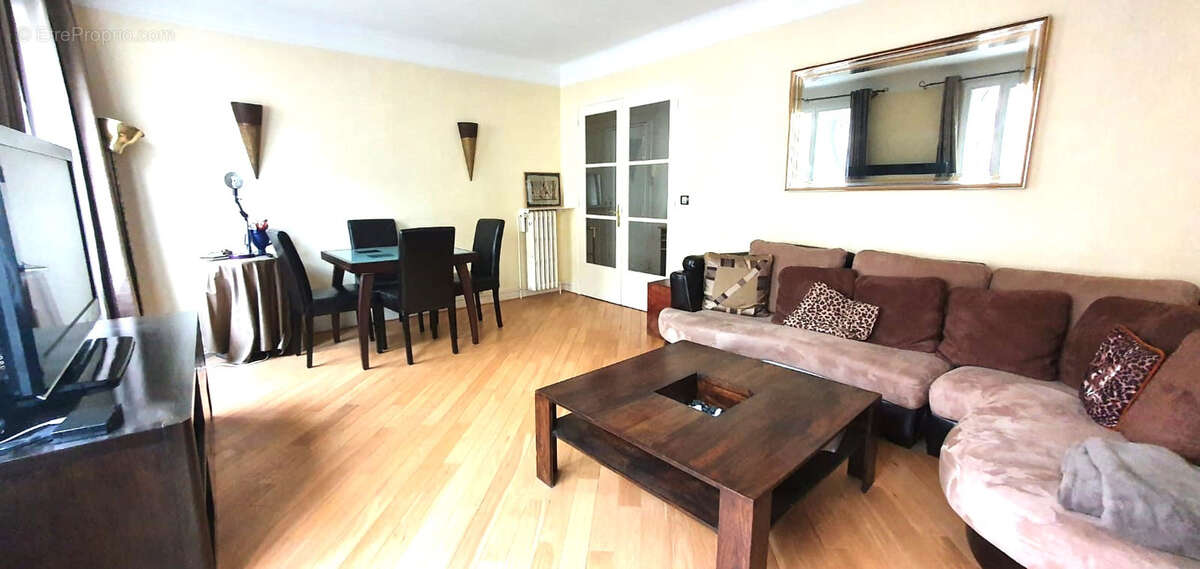 Appartement à PARIS-19E