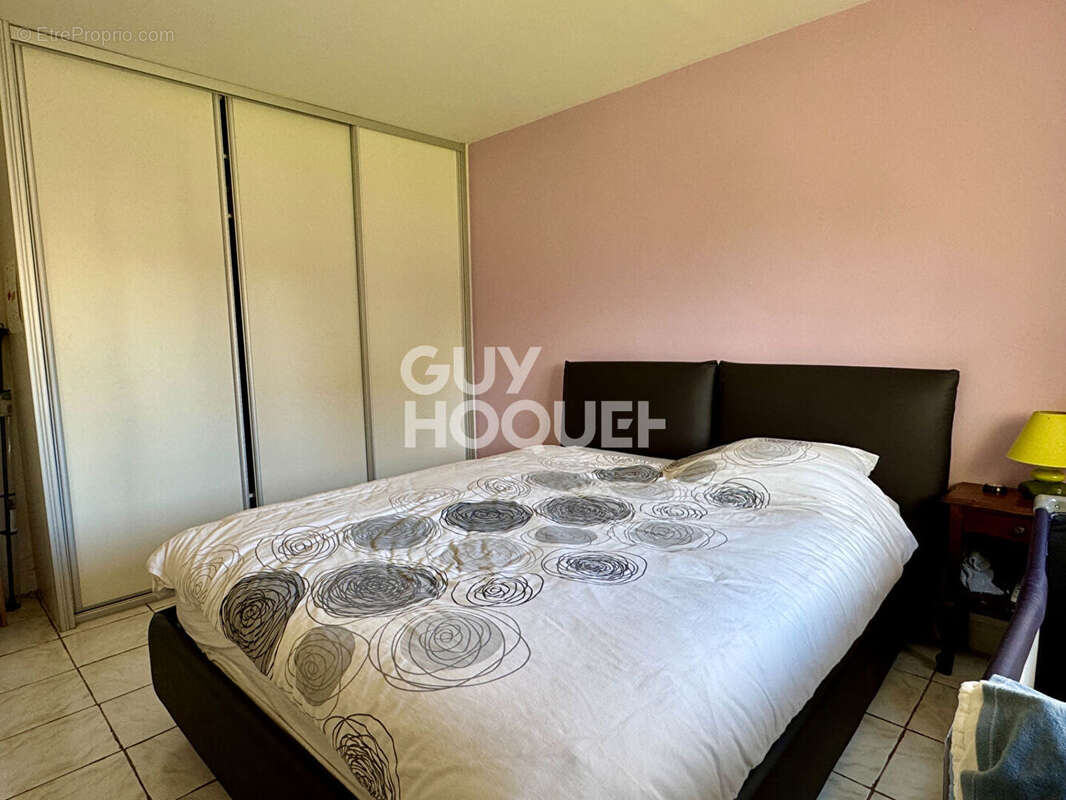 Appartement à PARAY-VIEILLE-POSTE