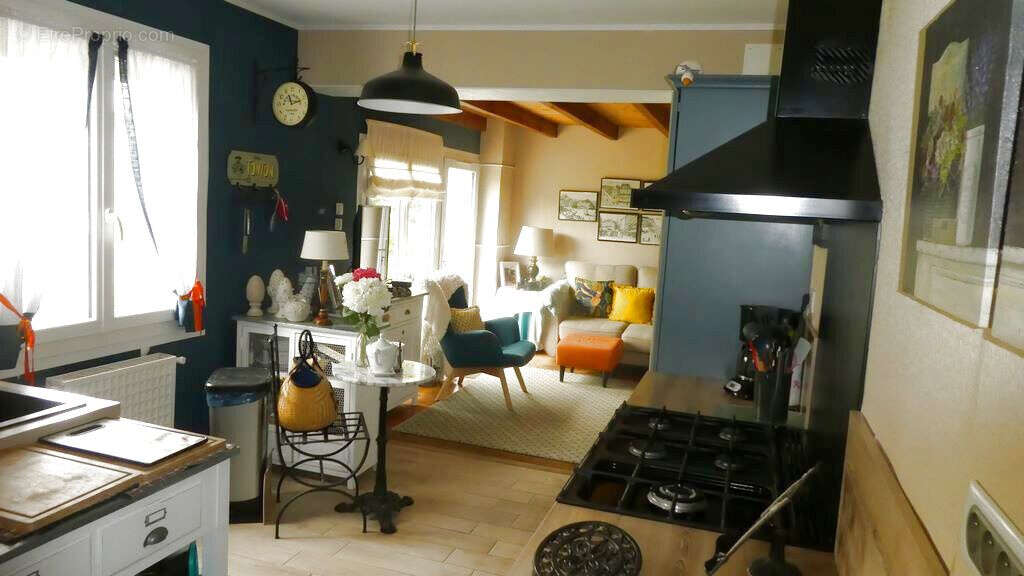 Maison à NEUVIC-ENTIER