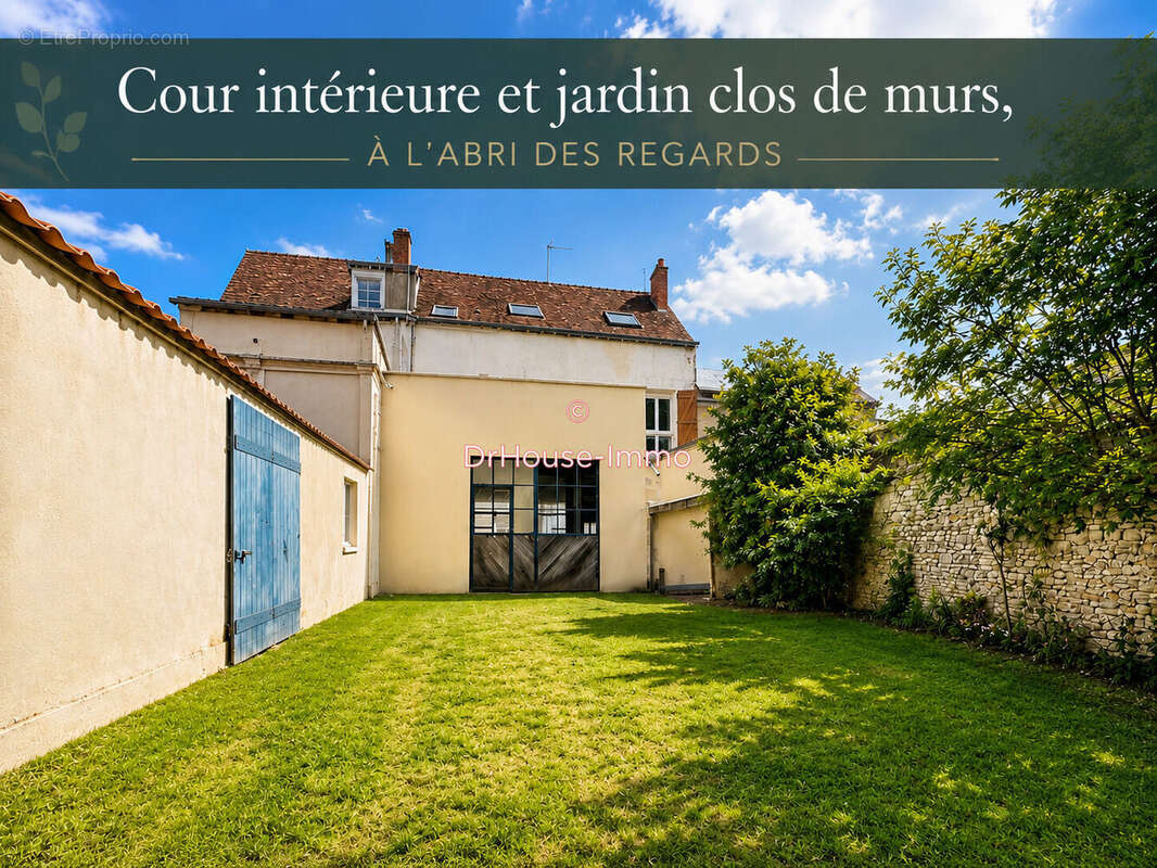 Appartement 448 m² à Mamers  - photo 17