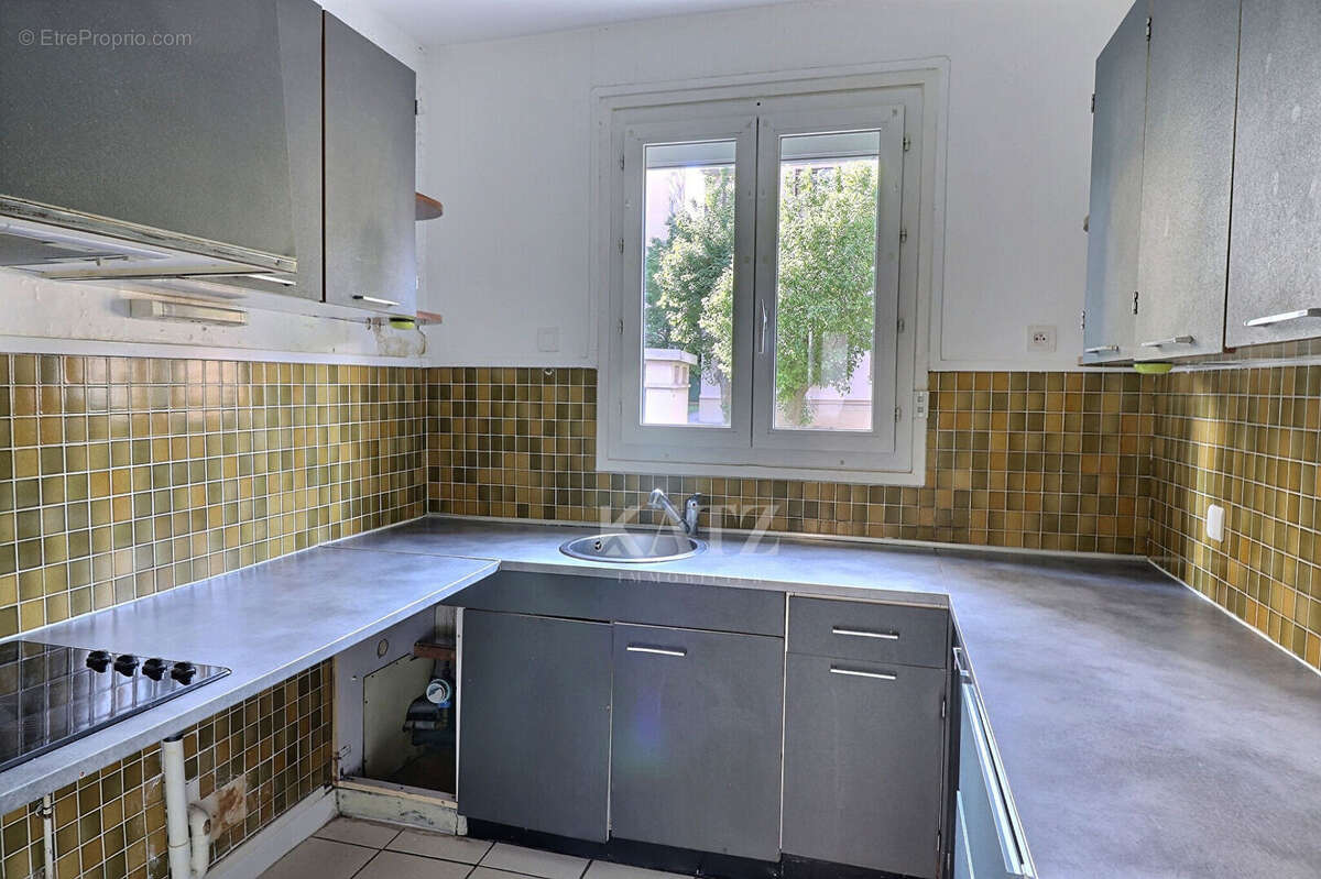 Appartement à CHARENTON-LE-PONT