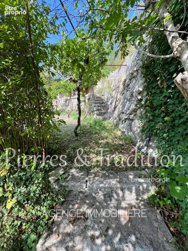 Céreste en Luberon, joli jardin de 480 m² avec petit cabanon - photo 8