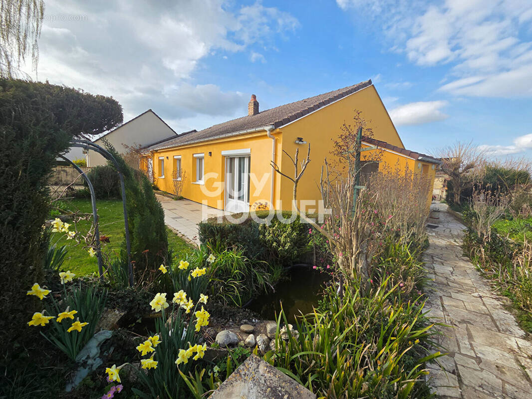 Maison à SAINT-PIERRE-DES-FLEURS