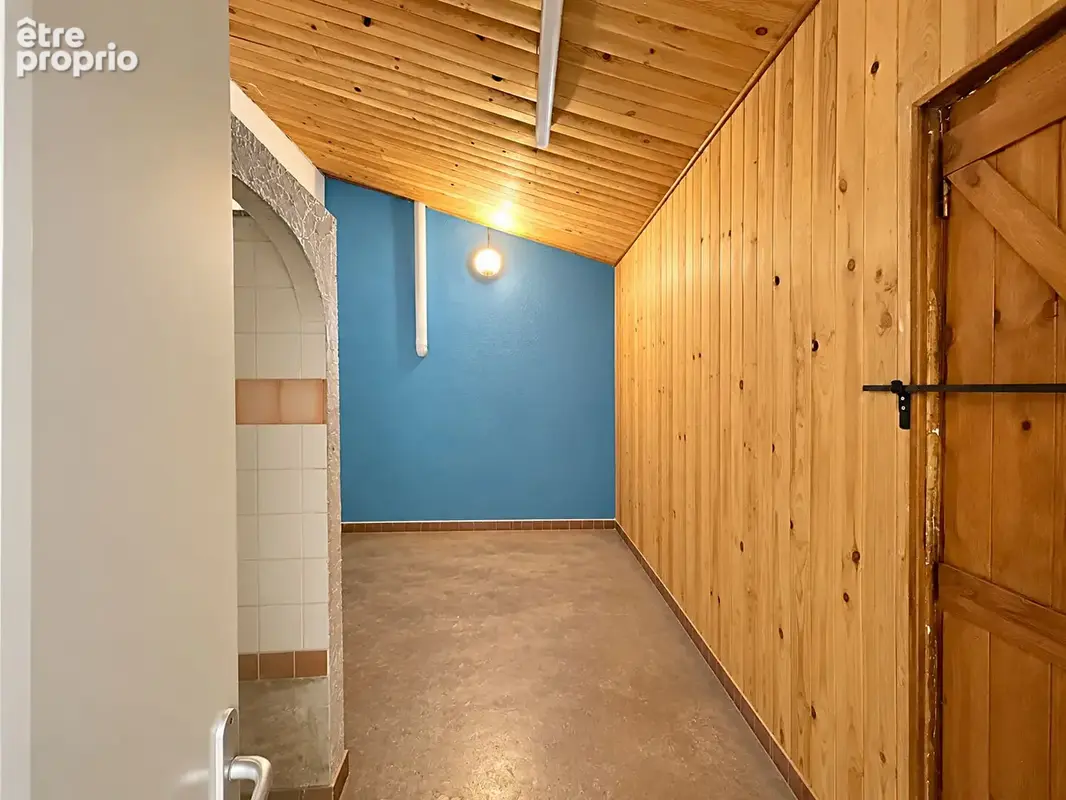 Mas-thibert - local professionnel de 97 m² de plain-pied - photo 3