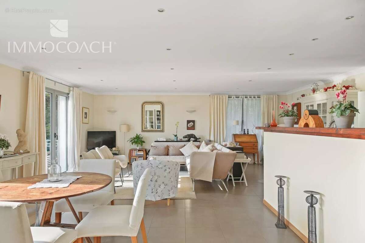 Maison à COLLOBRIERES