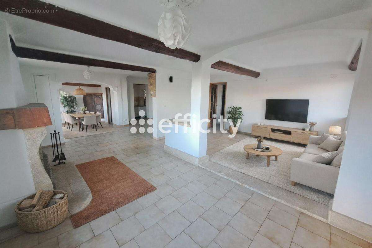 Maison 170 m² à La Roque-D'antheron  - photo 3