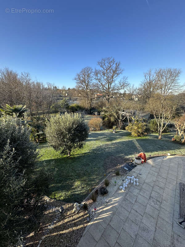Maison à LA ROCHE-CHALAIS