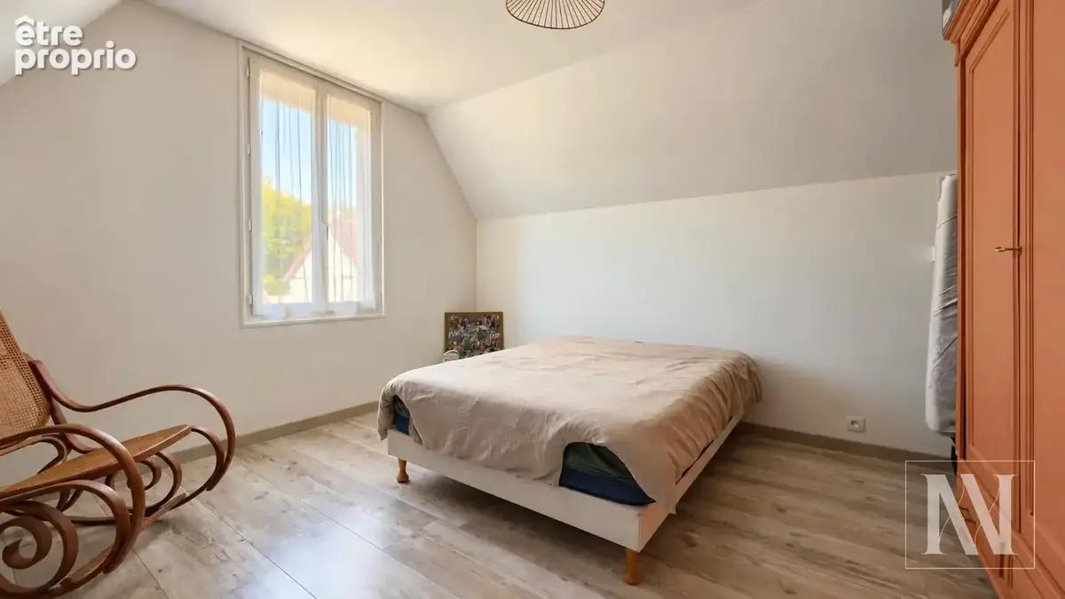 À vendre à Saint-Lyé, maison ancienne de caractère de 125 m2 avec terrain de 790 m2. - photo 11