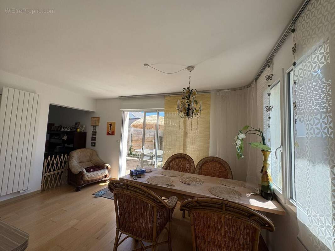 Maison 121 m² à Brehal  - photo 5