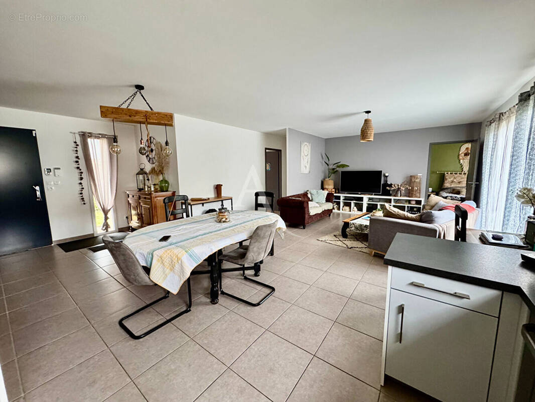 Maison à MIGNALOUX-BEAUVOIR