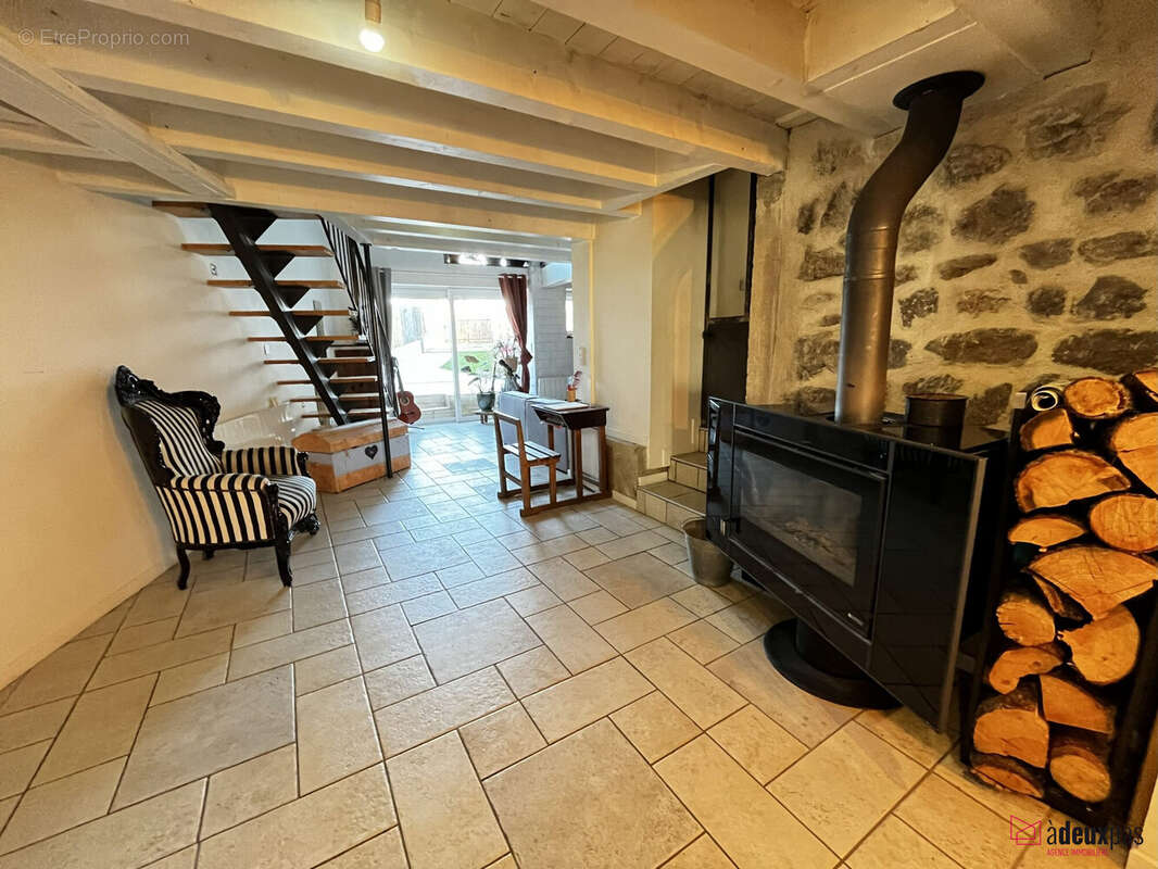 Maison à SAINT-MAURICE-EN-GOURGOIS