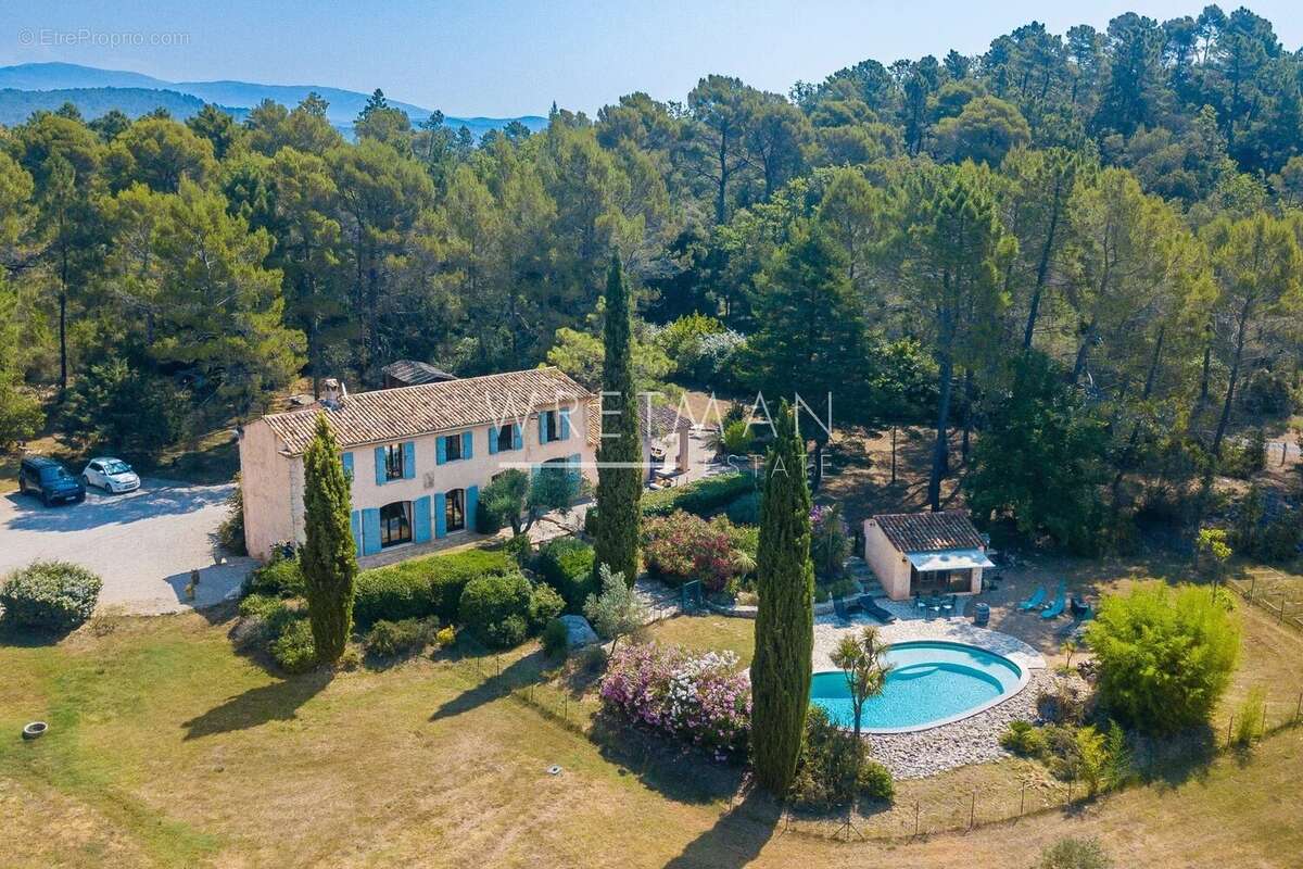 Maison à TOURRETTES