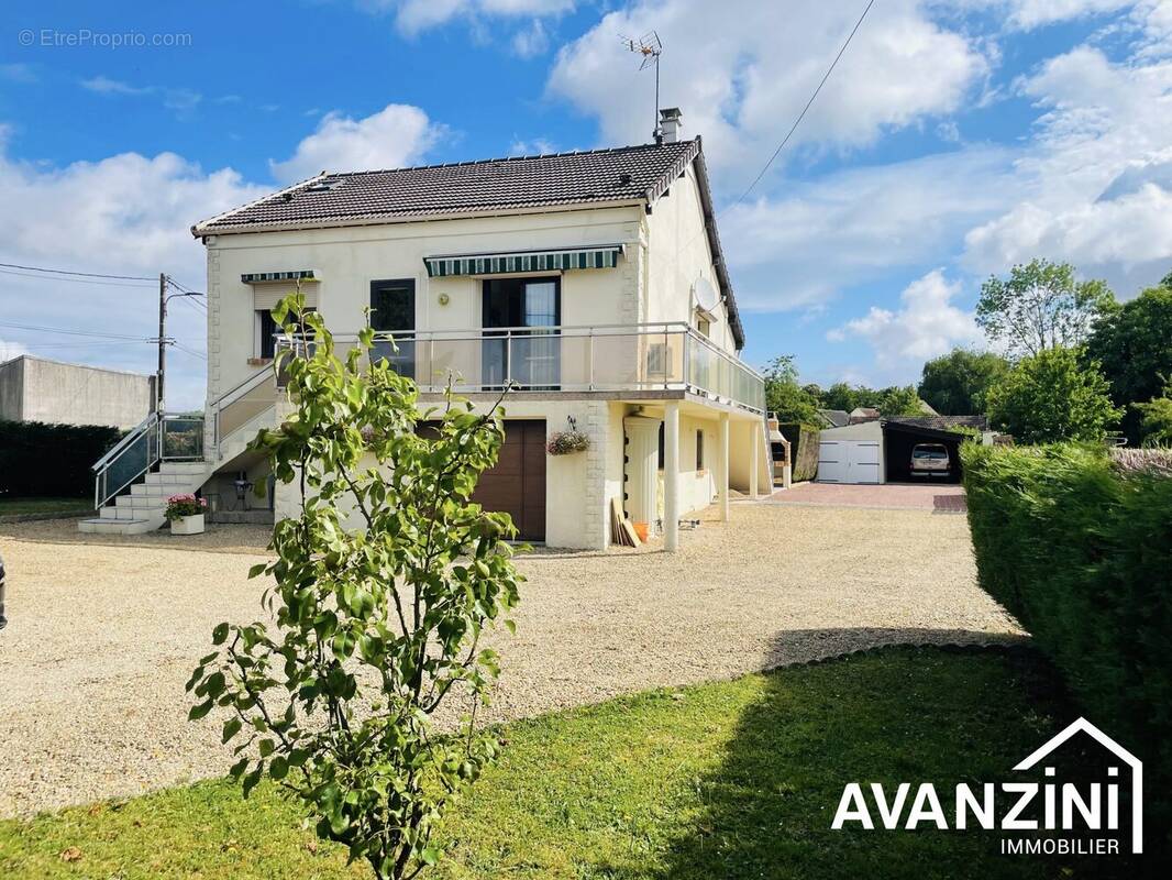 Maison à CRECY-LA-CHAPELLE