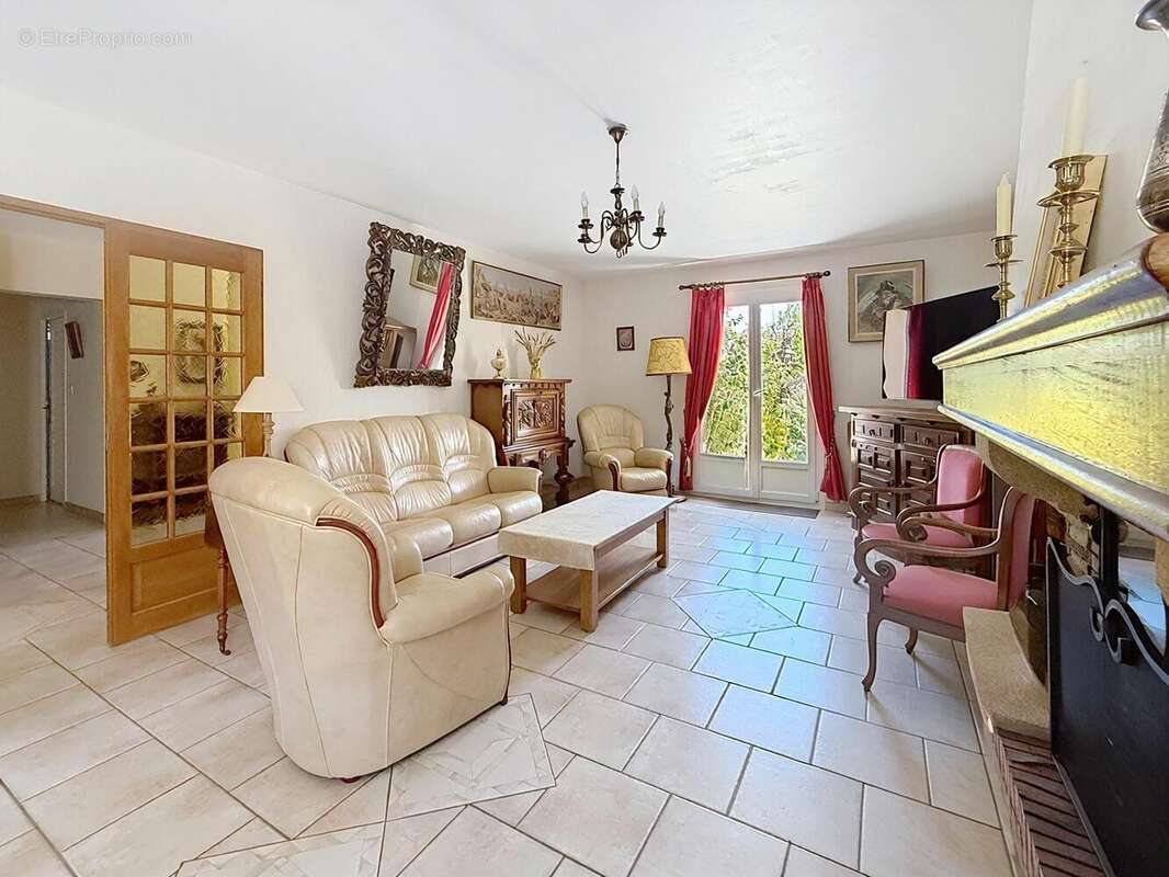 Maison 185 m² à Mont-Saint-Pere  - photo 3