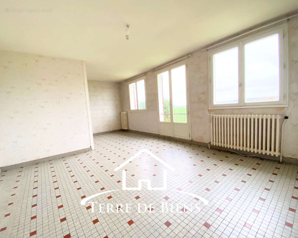 Maison à HARTENNES-ET-TAUX