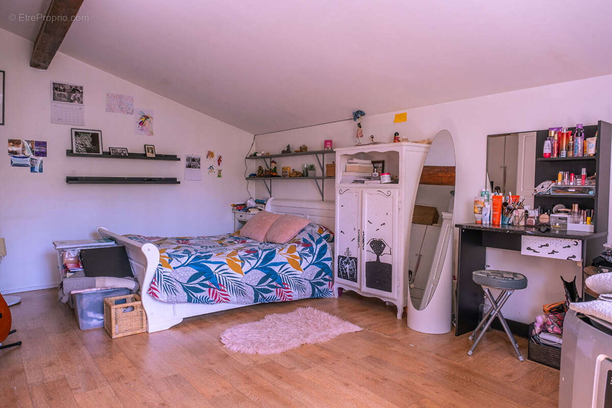 VILLA FORCALQUEIRET 200 m² avec dépendance T2 dans un quartier prisé - photo 10