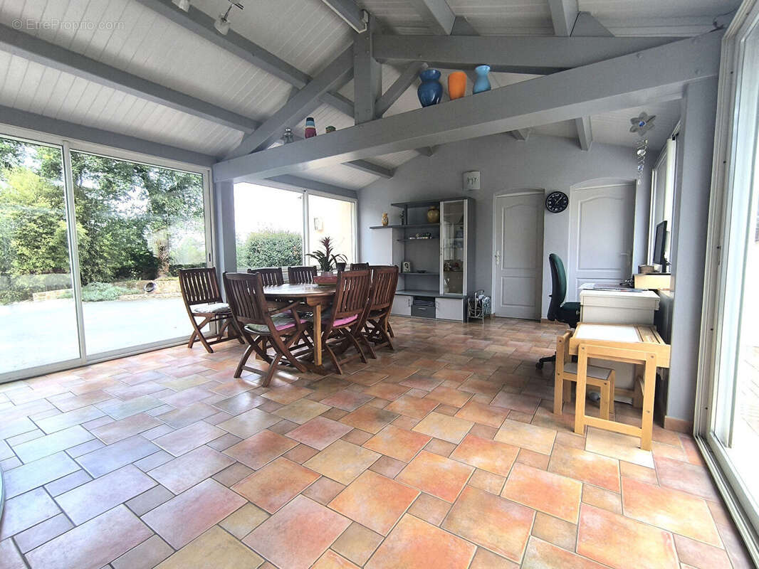 Maison à COMMEQUIERS