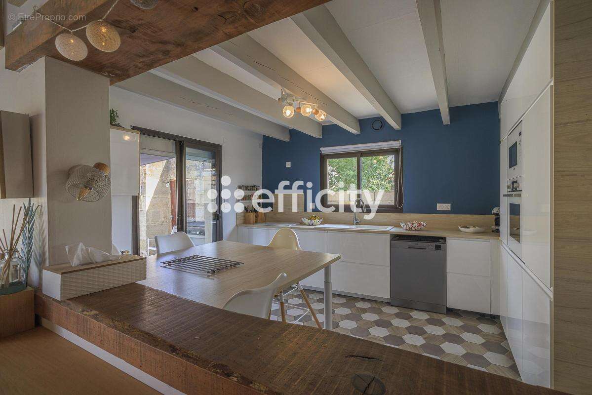 Maison 155 m² à Abzac  - photo 8