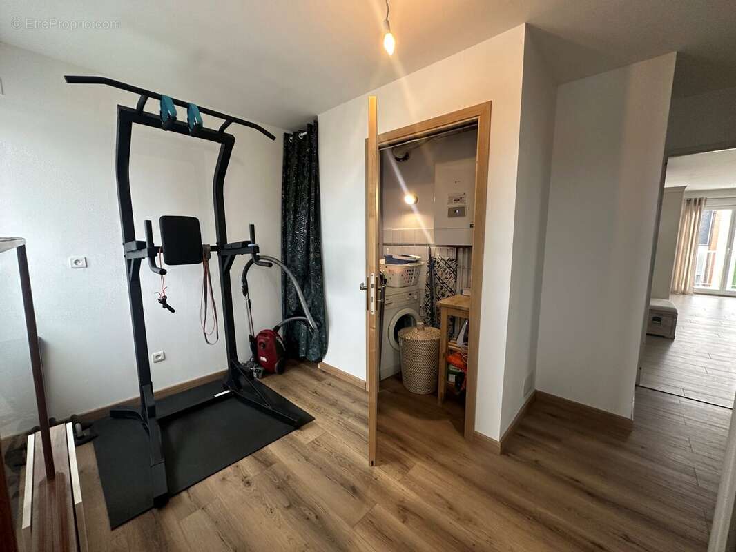 bureau avec cellier - Appartement à REZE