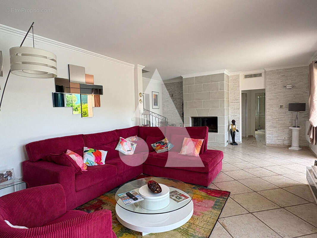 Maison à MOUANS-SARTOUX