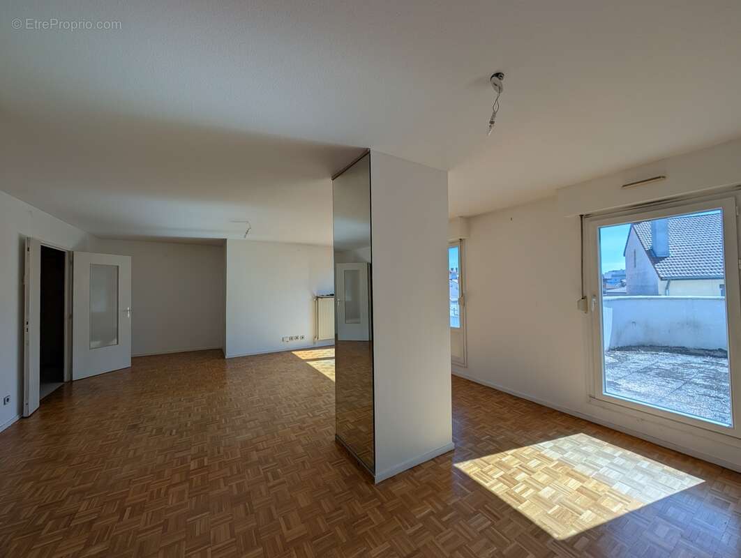 n°3 - Appartement à LYON-3E