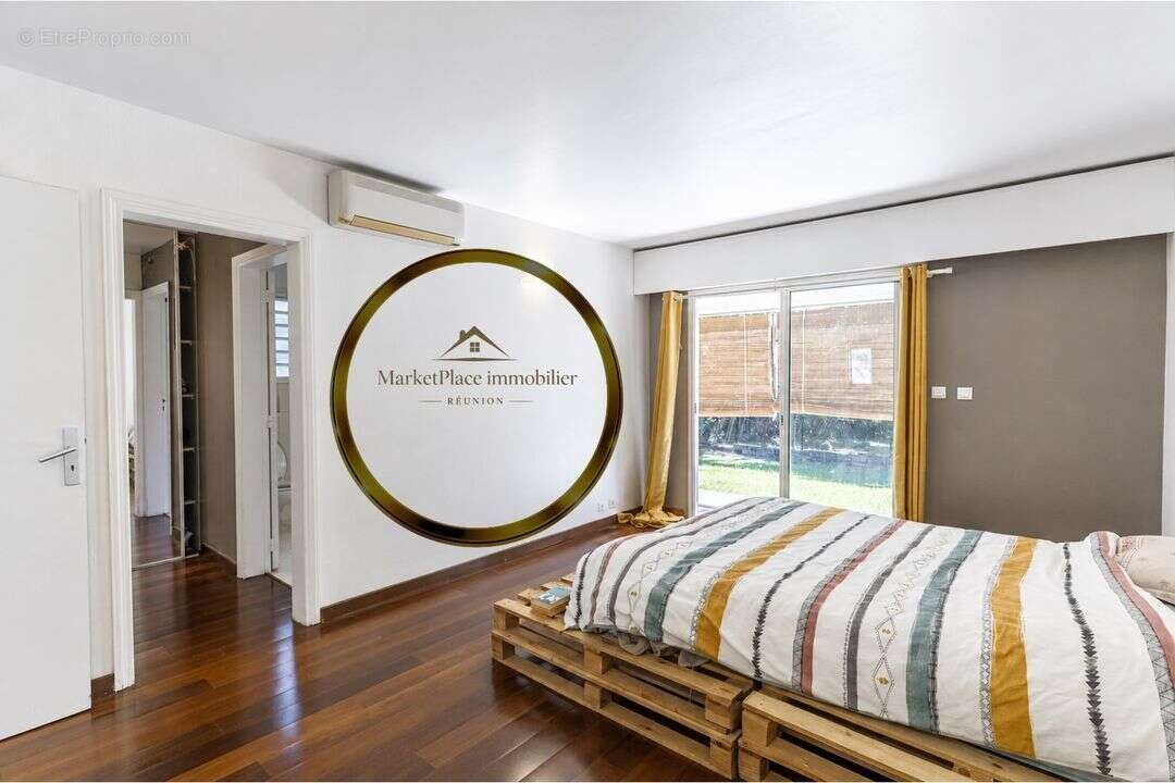 Maison 149 m² à Sainte-Marie  - photo 4
