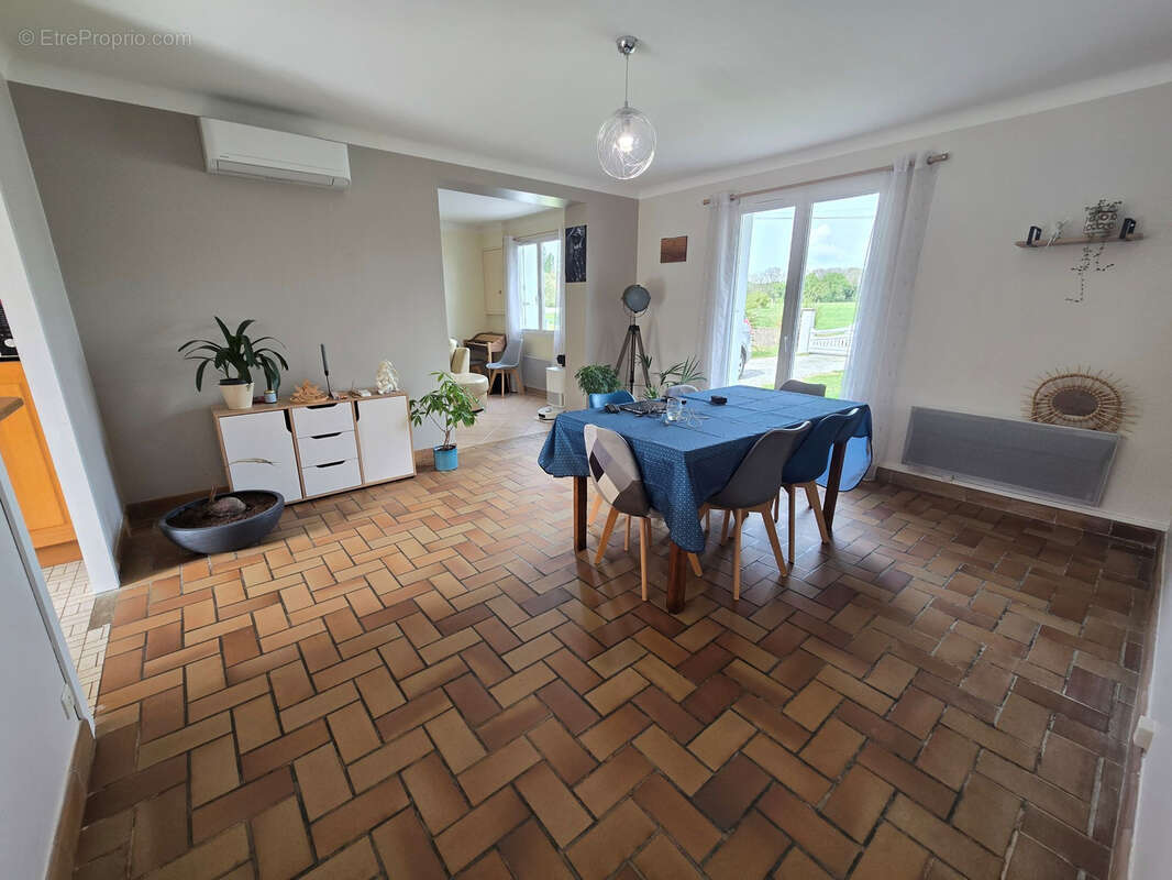 Maison à MONTBERT