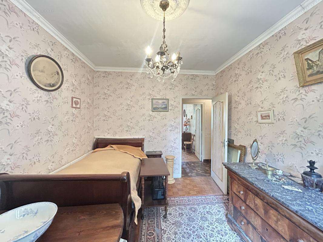 Maison en pierre plein pied, proche des commodités et de la - photo 9