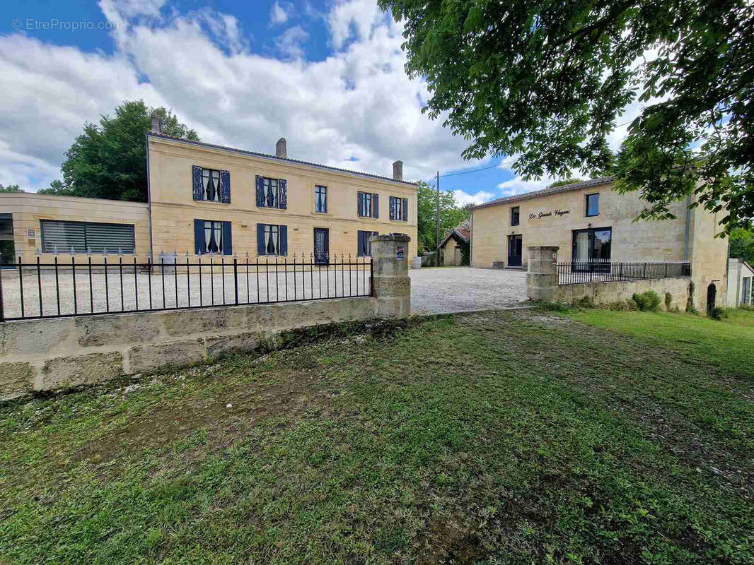Maison à PRIGNAC-ET-MARCAMPS