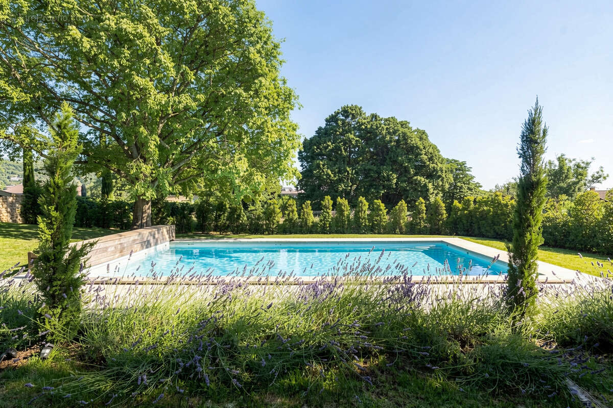 Hauteurs de Saint-Cyr-au-Mont-d'Or   Propriété de Maître de 340 m2 - 8 pièces 5 suites - photo 16