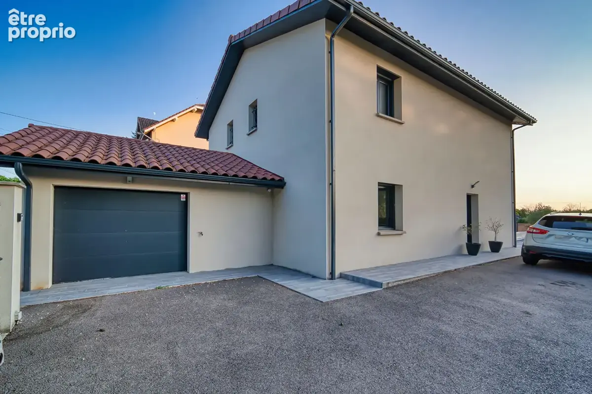 Découvrez cette maison récente de 150m² avec piscine. - photo 18