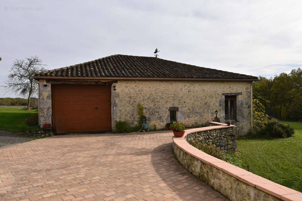 Très belle grange rénovée, piscine et maison d'amis sur 4 ha - photo 21
