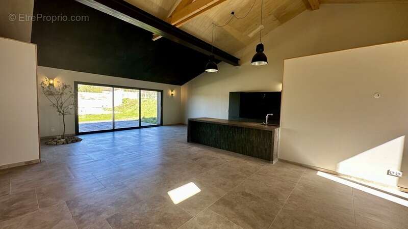 Maison à BARBEZIEUX-SAINT-HILAIRE