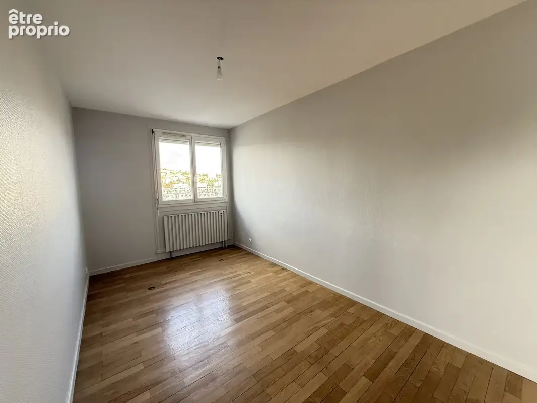 VIVARAIZE : T5 lumineux avec balcon. - photo 5