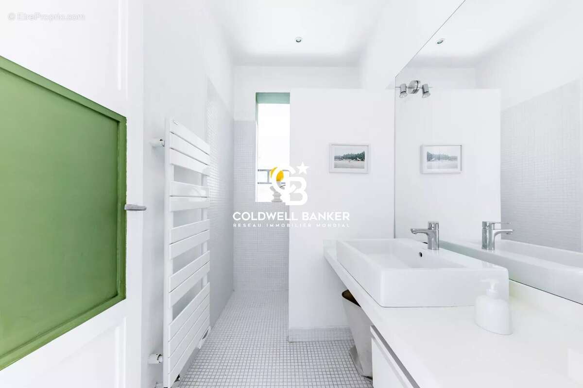 Maison à MARNES-LA-COQUETTE