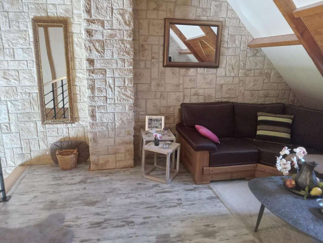 Maison à FEUQUIERES-EN-VIMEU