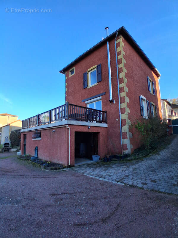 Maison à SAINT-DENIS-DE-CABANNE