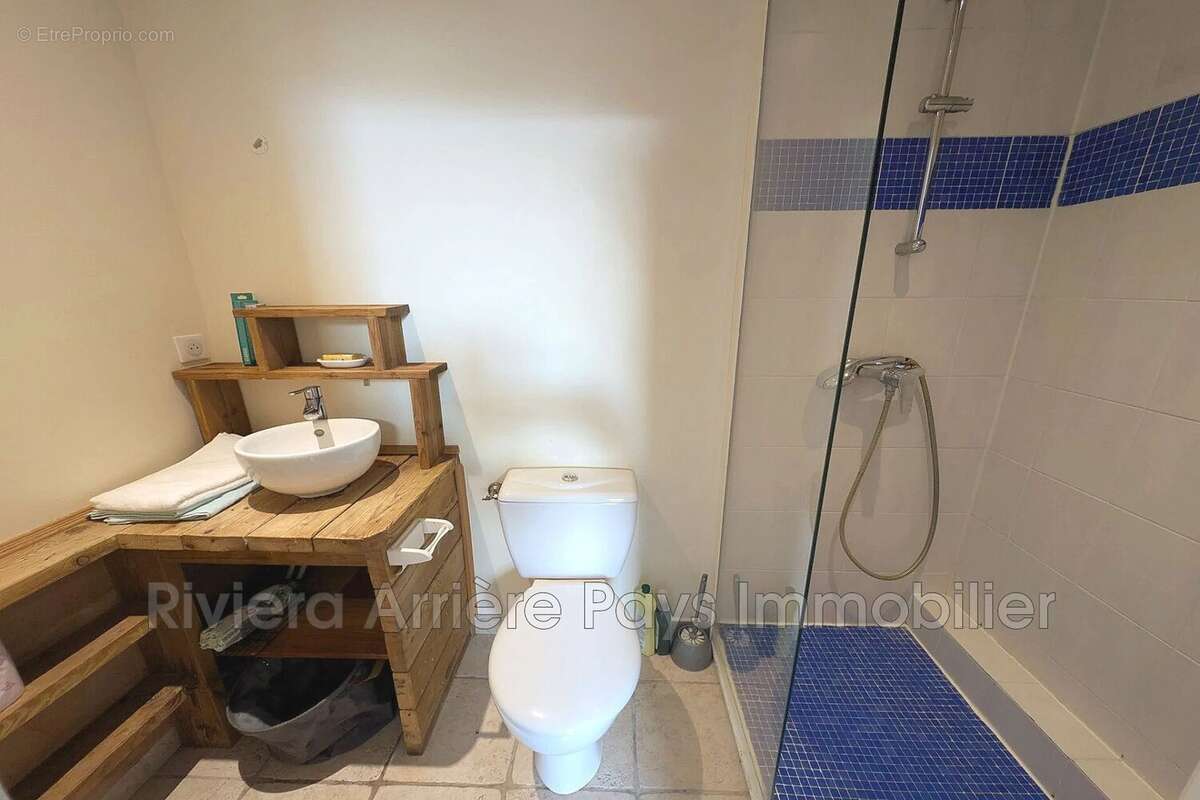 Appartement à PUGET-THENIERS