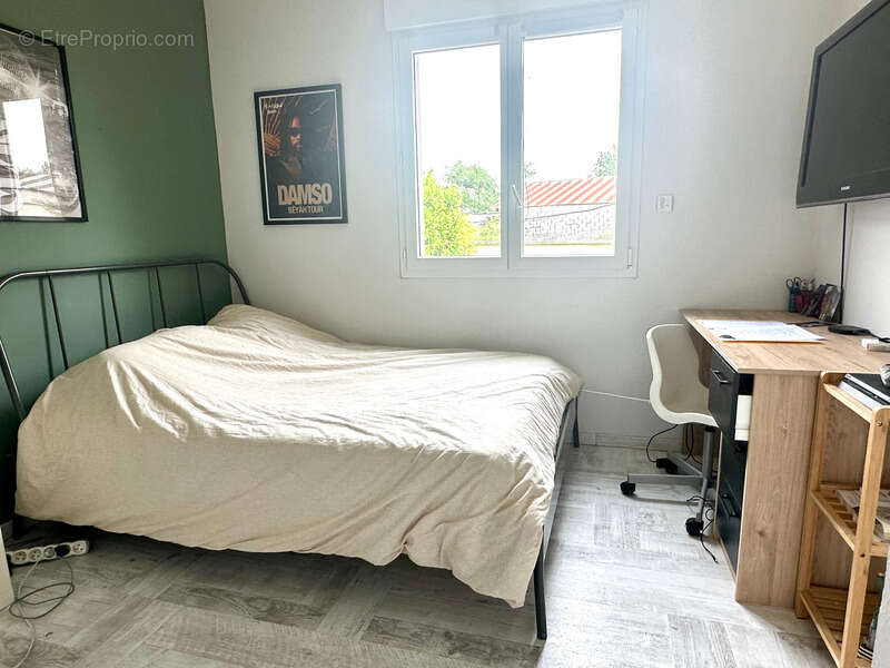 SAUMUR à 5mn en voiture du centre ville pavillon de plain-pied de 2016 classé A - 3 chambres - Jardin - photo 10