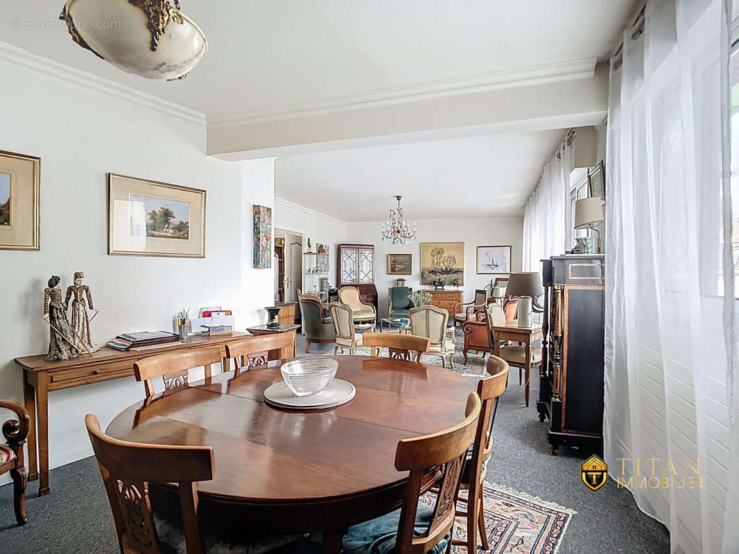 Maison 6 chambres, jardin, garage et local commercial - Saint-Pol-sur-Mer - Titan Immobilier