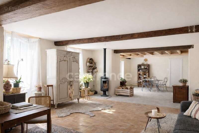 Longère charentaise de 131 m² avec dépendance et hangar - Fort potentiel - Vanzac (17) - photo 4