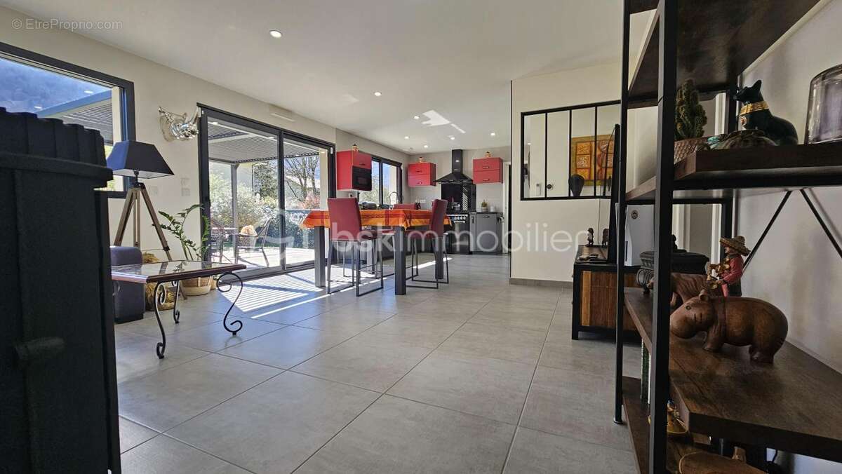 Maison à VAULNAVEYS-LE-BAS