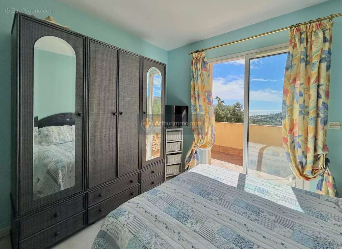 Maison à LES ISSAMBRES