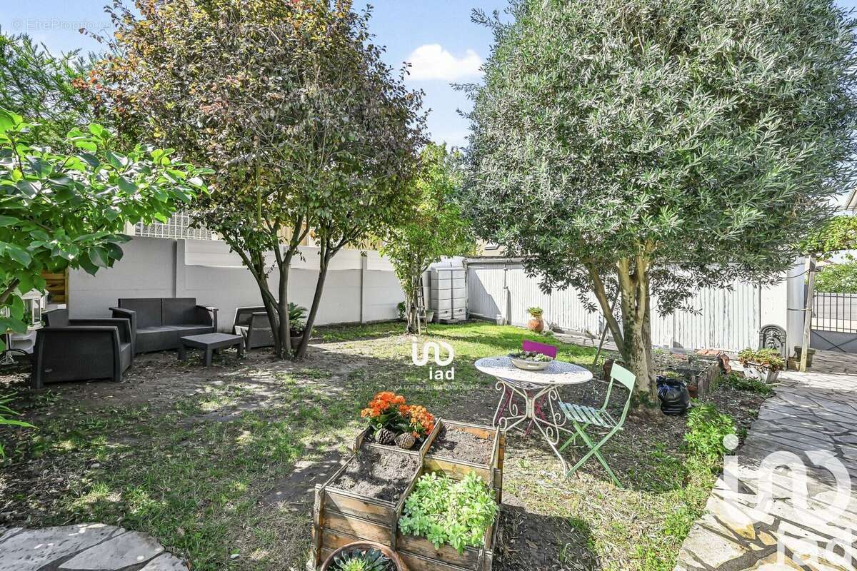 Photo 2 - Maison à NANTERRE