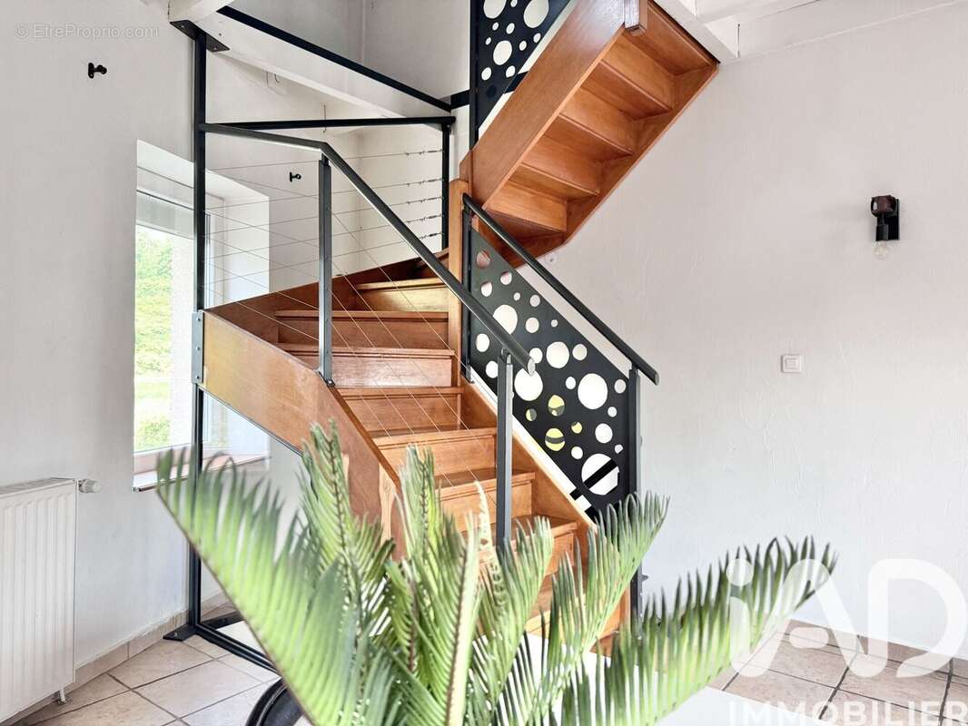 Photo 6 - Maison à LE CHAMBON-FEUGEROLLES