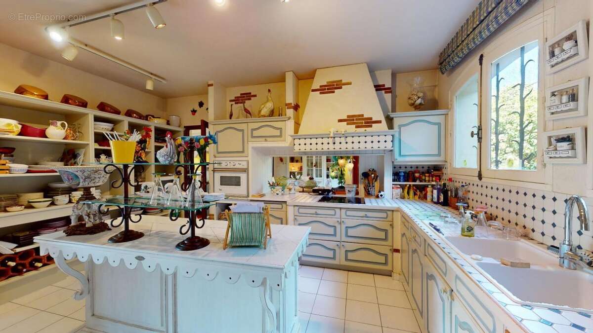 Maison à SAINT-SERNIN-SUR-RANCE